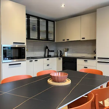 Moderne Et Chaleureux - 5 Pers. *
